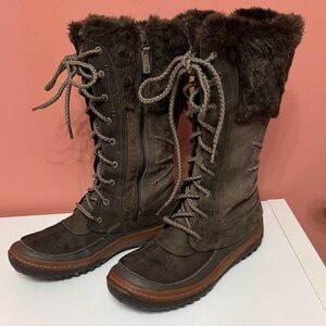 Merrell Falcon Fur-Lined Lace-up Winter Boots